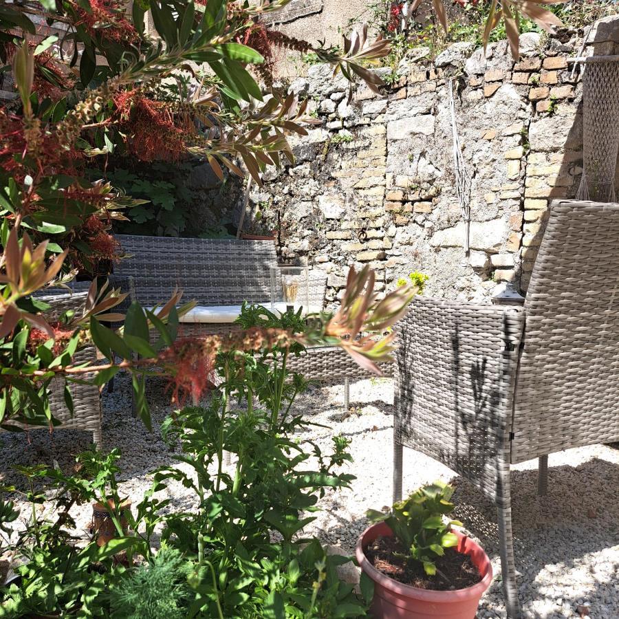 Apartamento Luxury Family House With Backyard Mantouki Exterior foto