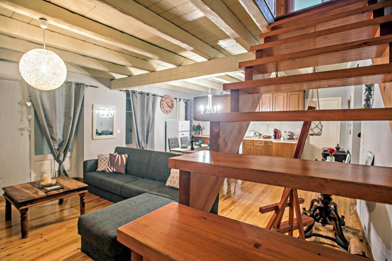 Apartamento Luxury Family House With Backyard Mantouki Exterior foto